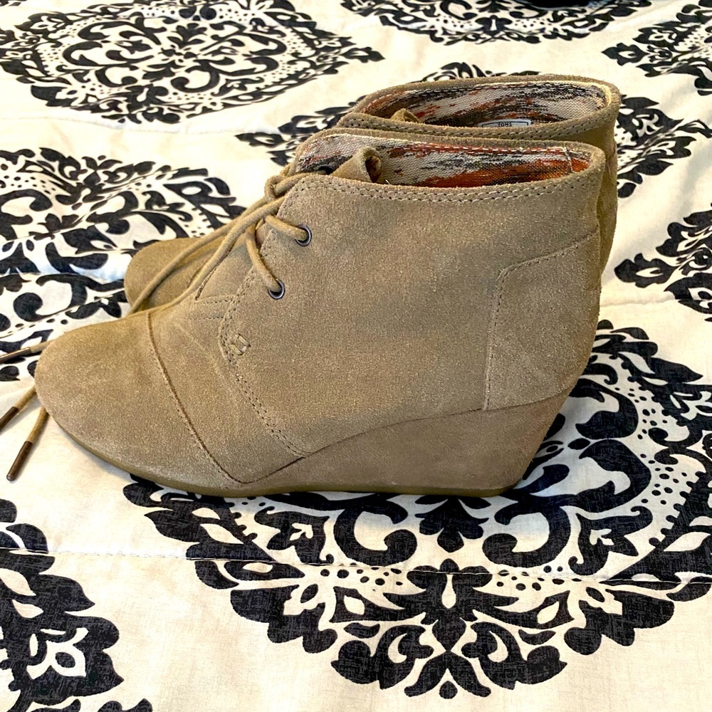 Tom wedge booties